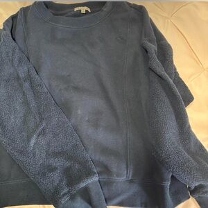 Z supply navy blue crewneck sweatshirt with fleece sleeves